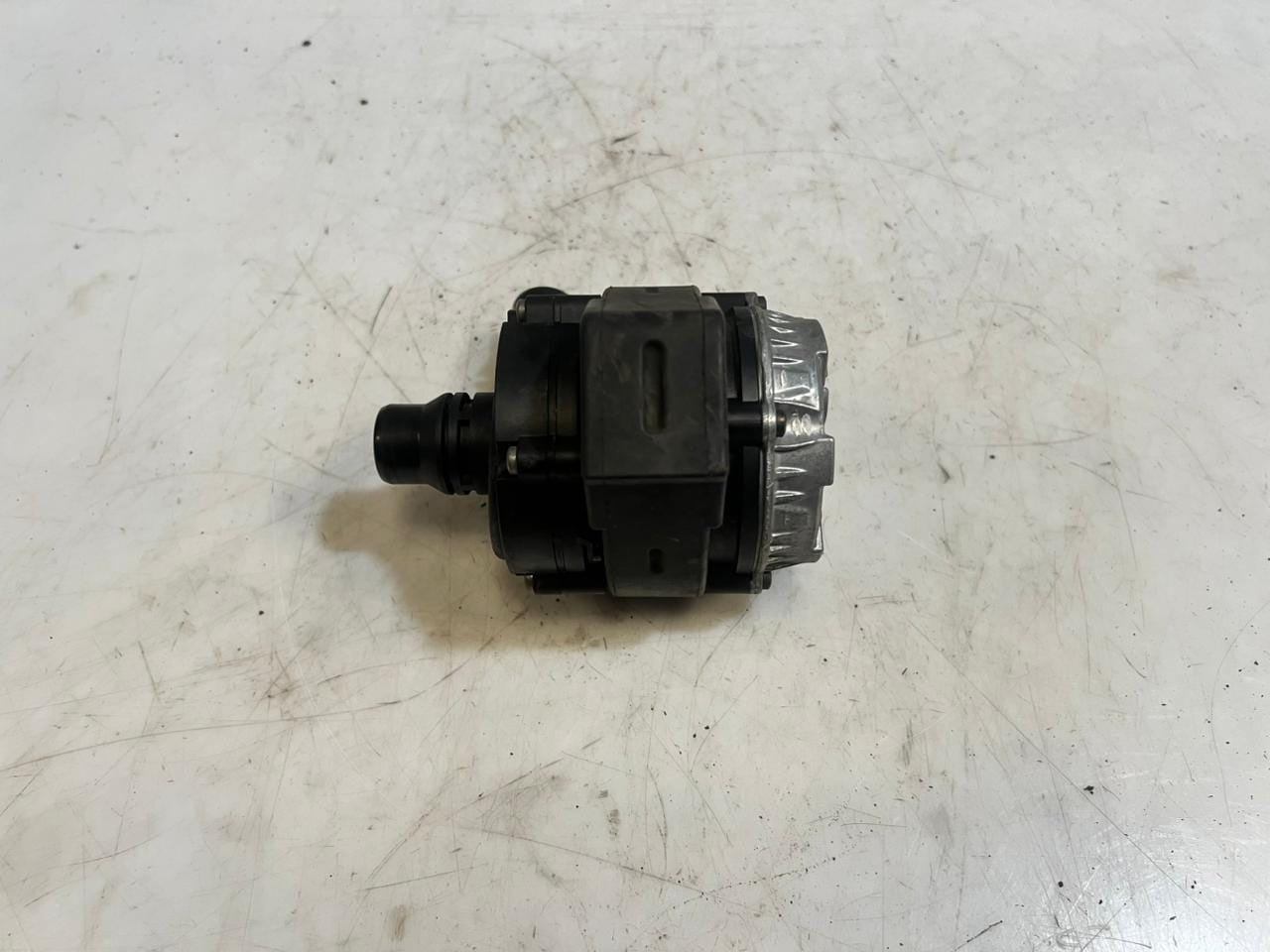 2016-2018 BMW 330e 3' F30 2.0 Hybrid Petrol Auxiliary Water Pump 8638239 OEM
