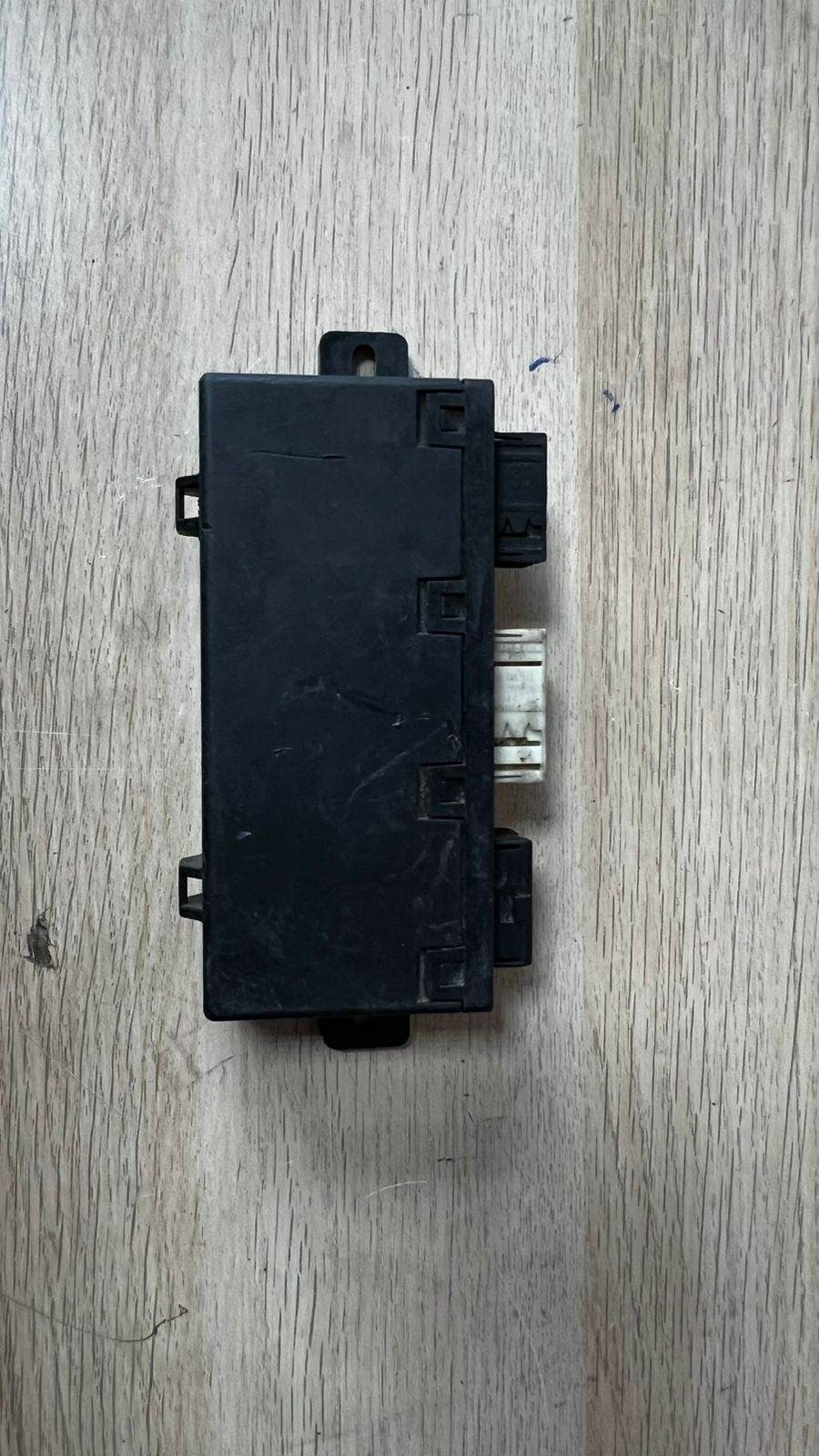 BMW 5 series E39 DOOR CONTROL MODULE PM BFT MIRROR WINDOW ECU 6904250