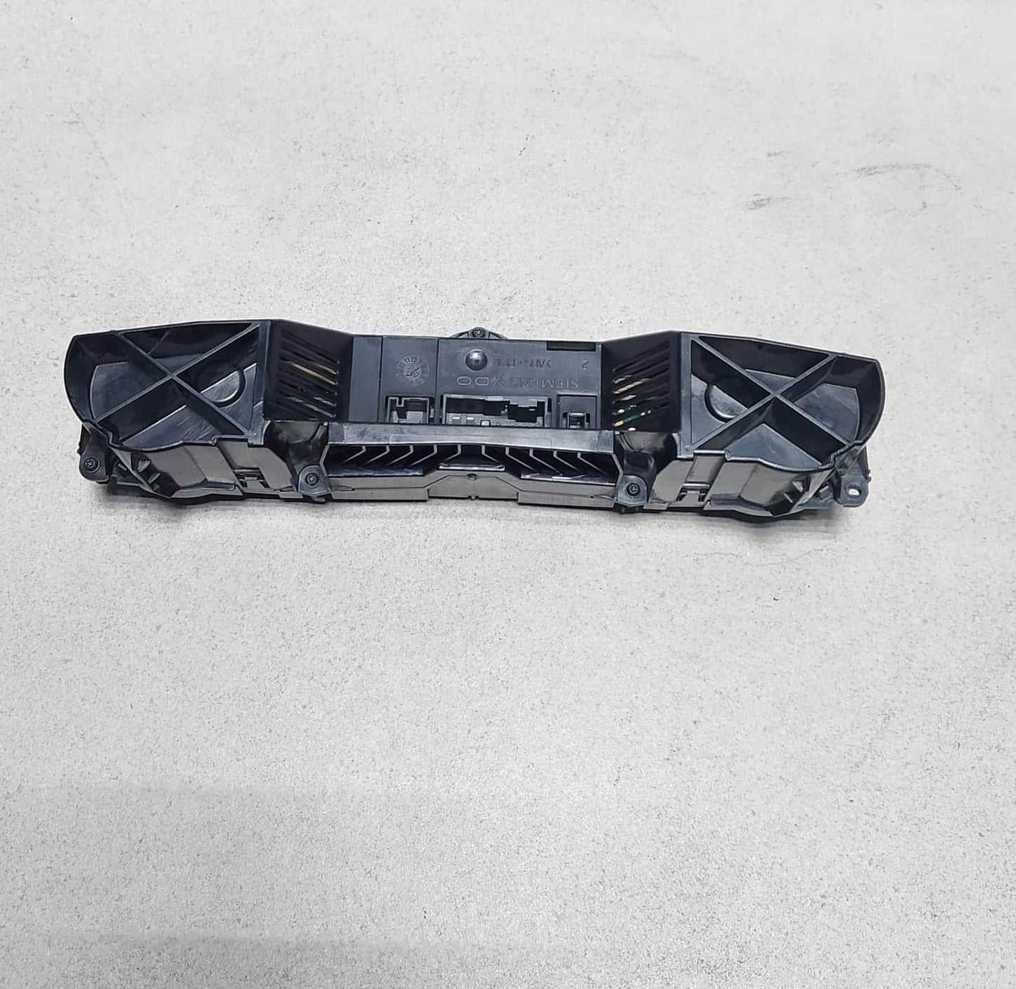 Mercedes-Benz Climate Control Panel 2118300890 W211 E-Class and S211 E-Class