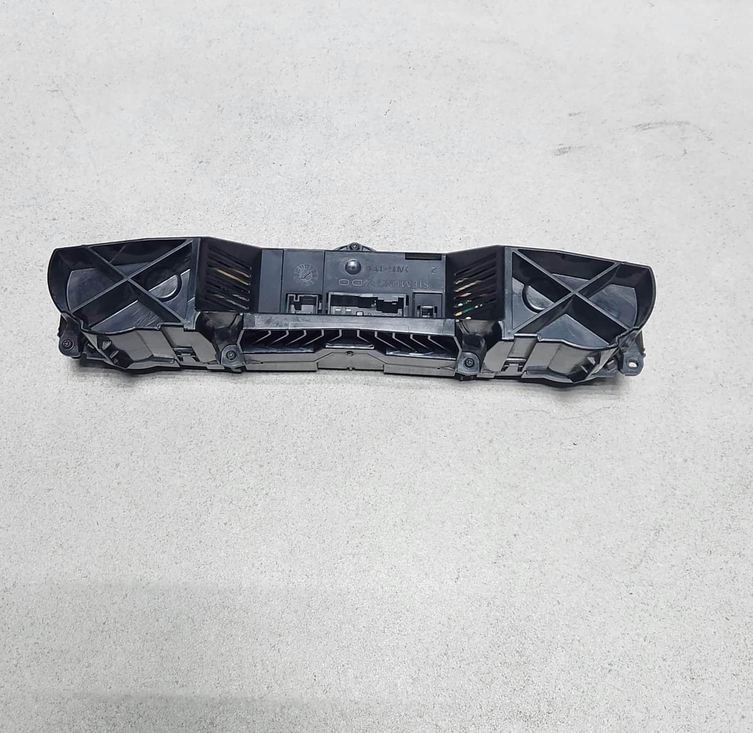 Mercedes-Benz Climate Control Panel 2118300890 W211 E-Class and S211 E-Class