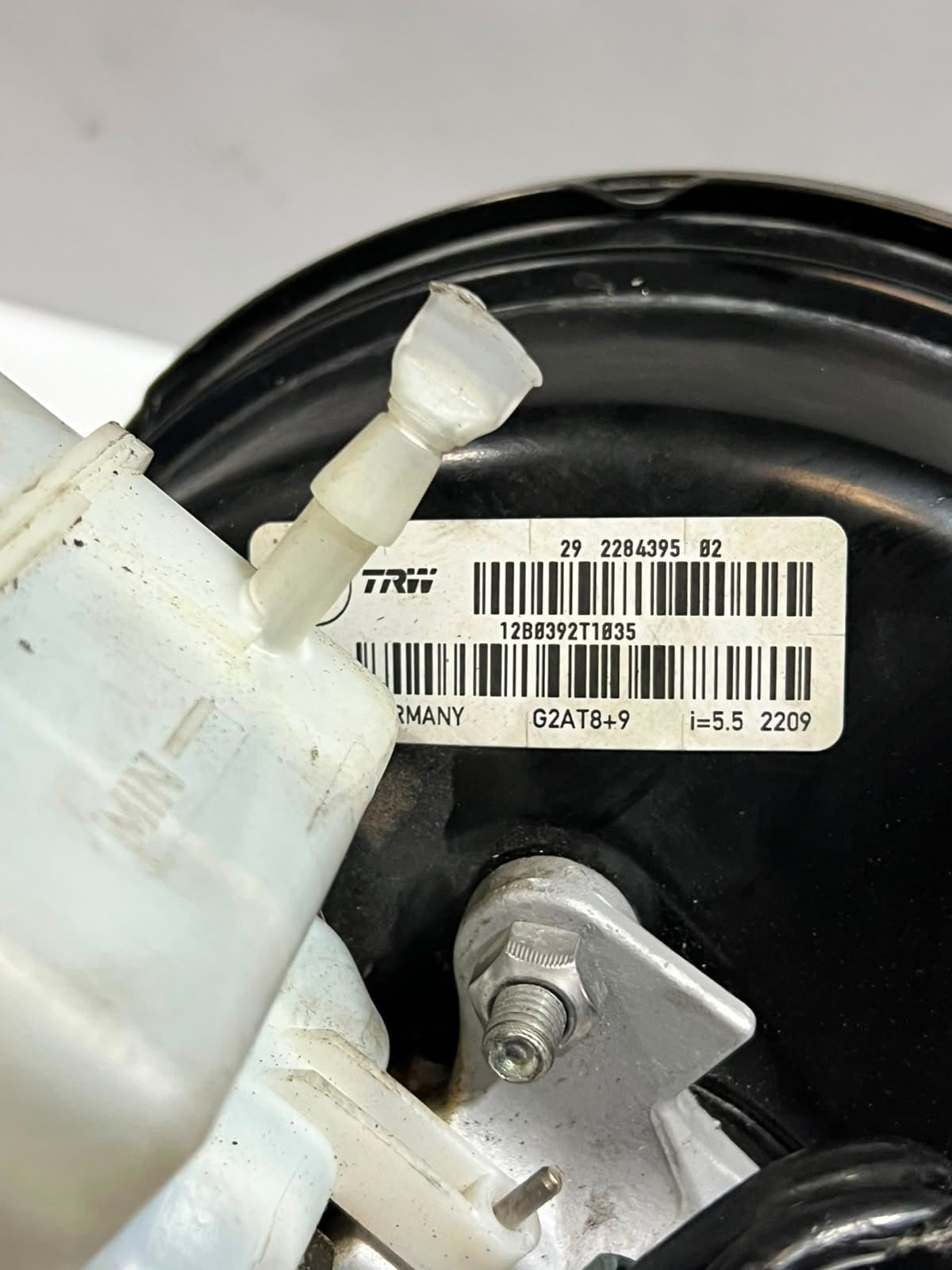 2010-2016 BMW M5 F10 F06 S63 4.4i V8 Brake Master Cylinder with Servo 2284395