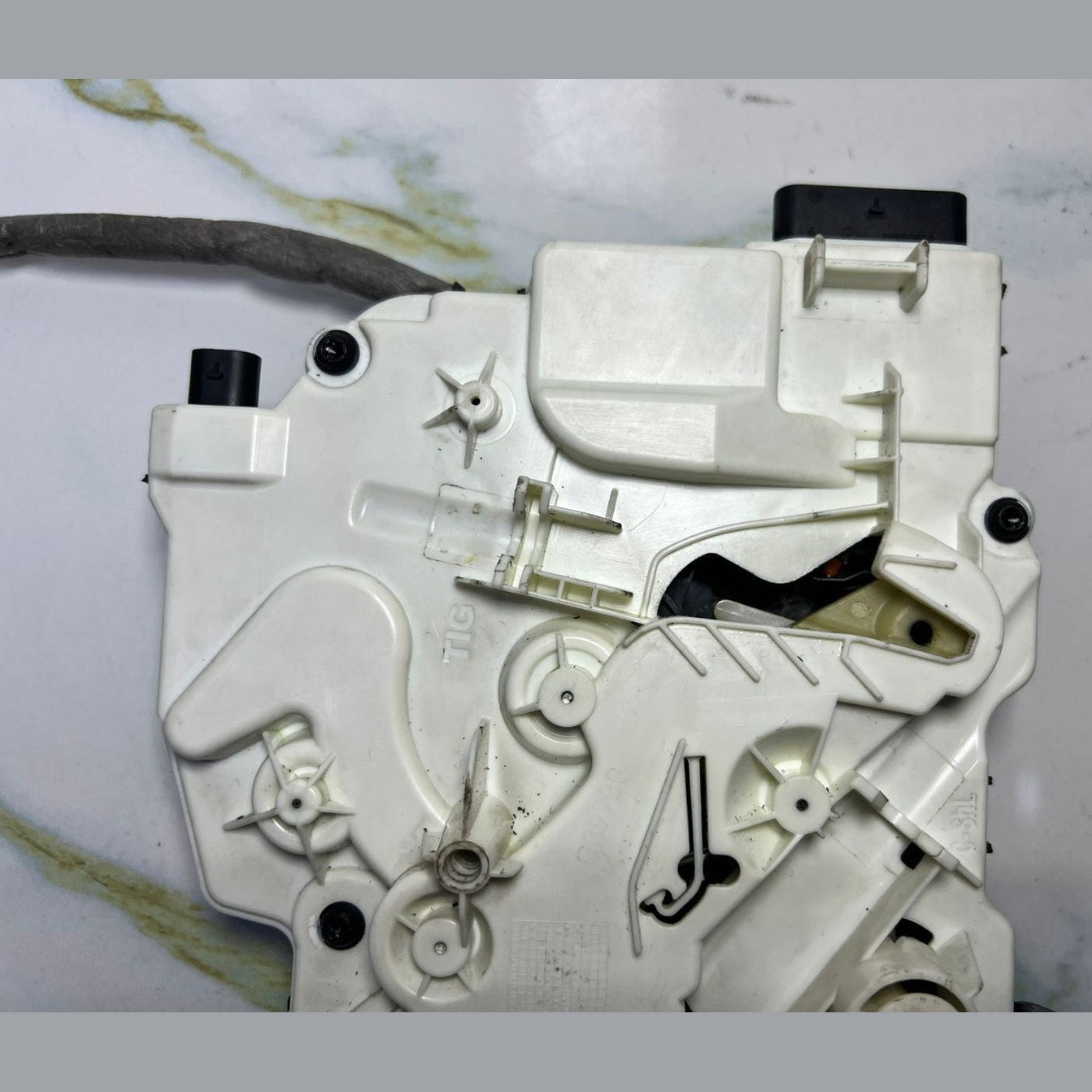 Genuine Mercedes-Benz Vito W447 Rear Sliding Actuator Door Lock A447 7302902 OEM