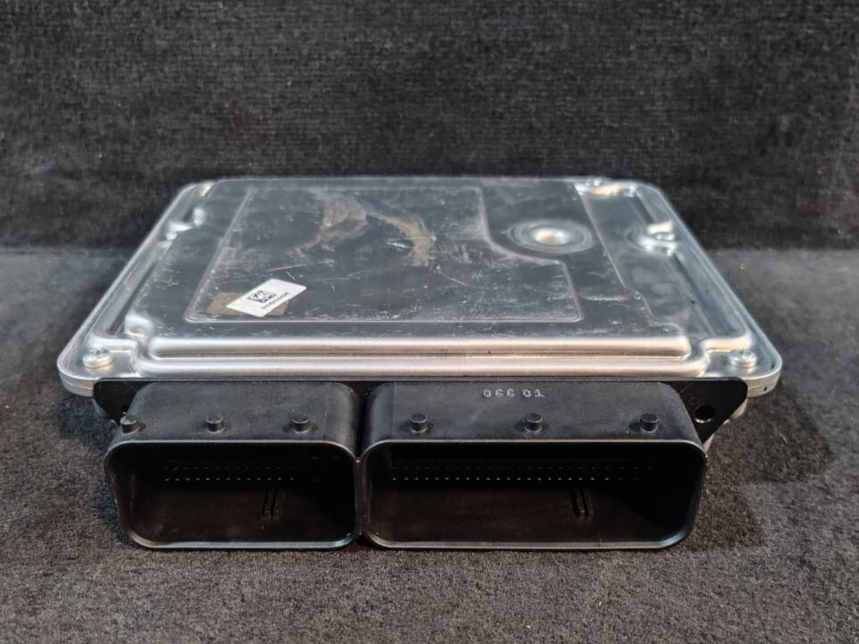 BMW 320d DIESEL N47N F30 F32 F34 F36 2013 ENGINE CONTROL DDE ECU ONLY 8573259