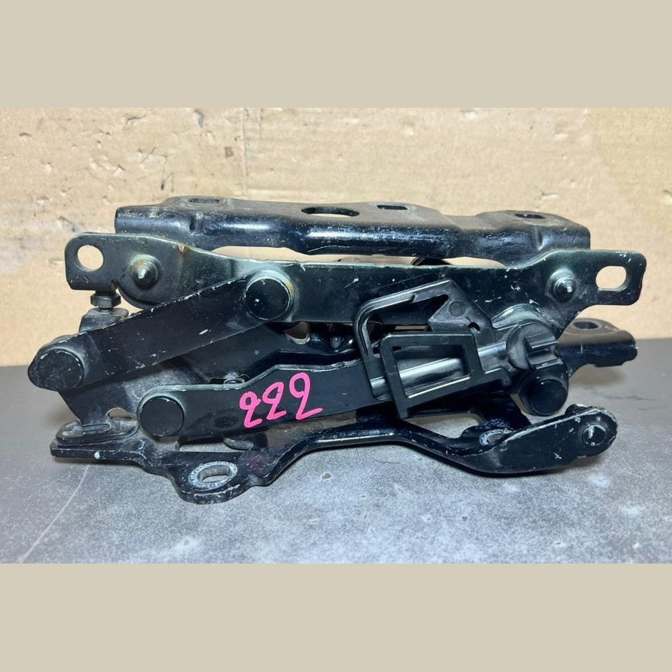 2015-2020 Mercedes-Benz S-Class W222 Front Right Side Bonnet Hinge A222 8800228