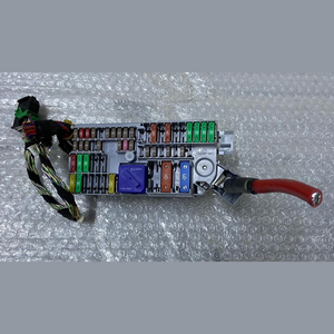 OEM BMW G20 X3 G01 Power Distribution Control Unit Module Front Fuse Box 6807487
