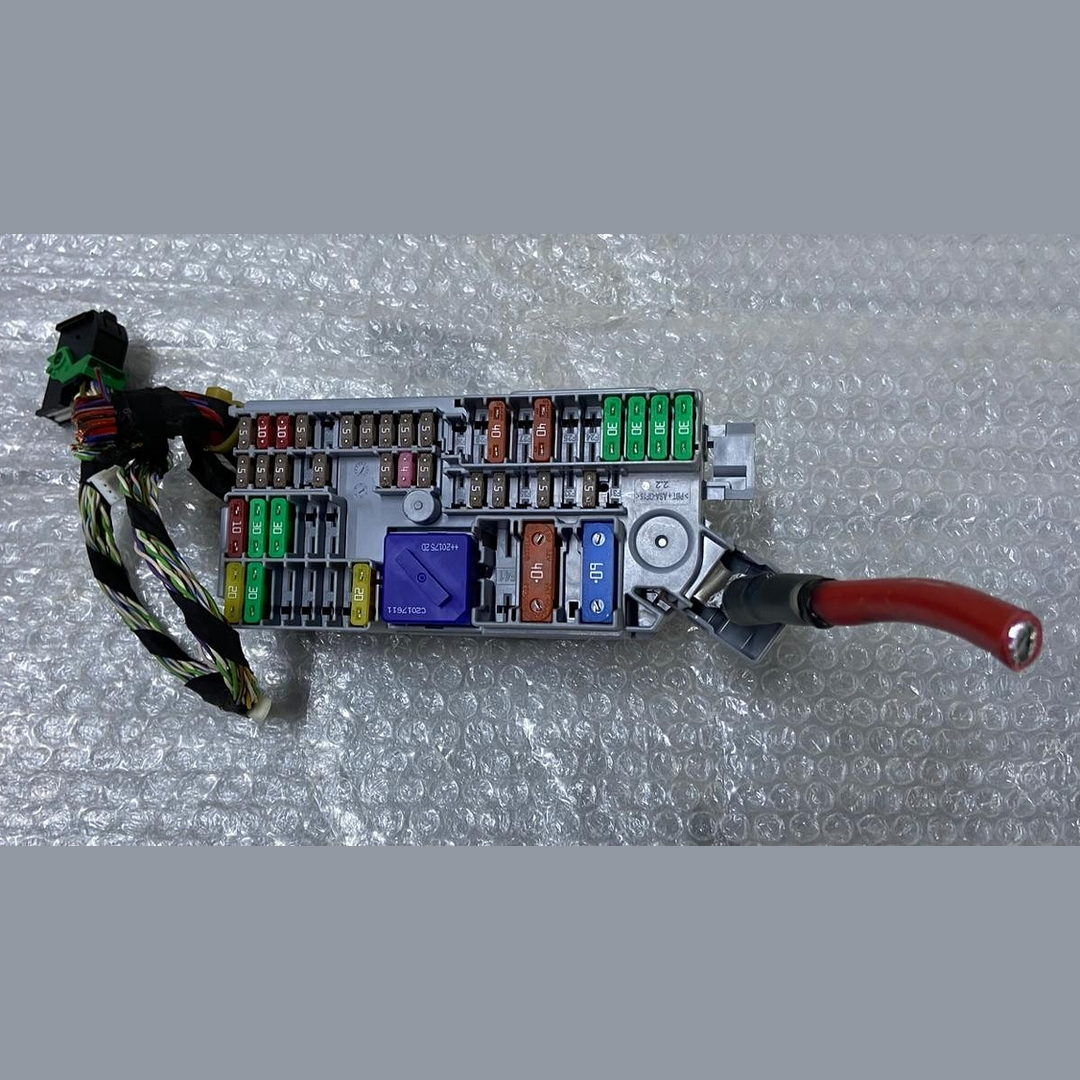 OEM BMW G20 X3 G01 Power Distribution Control Unit Module Front Fuse Box 6807487