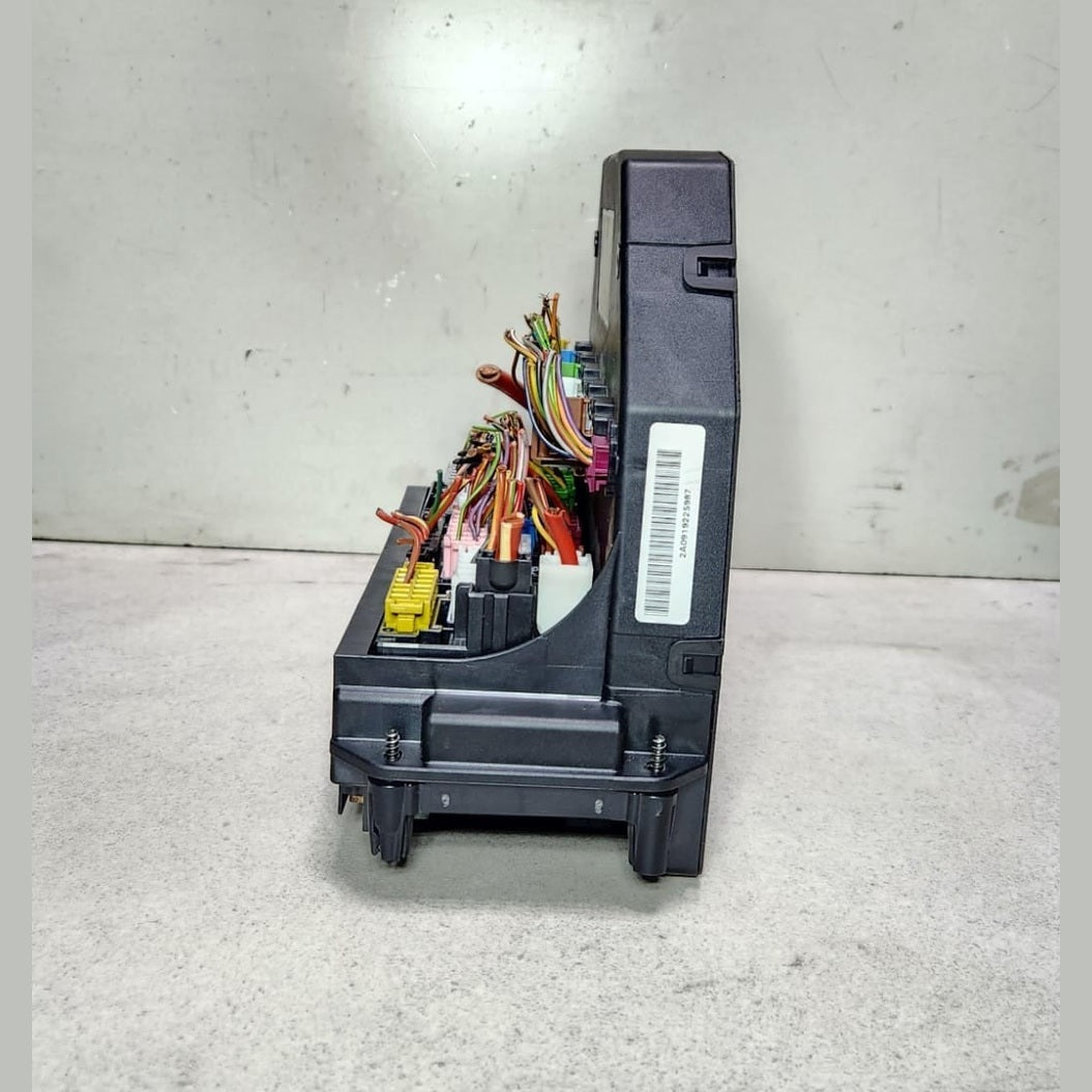 Mercedes-Benz E-Class W212 Fuse Box Module Front Sam Module A2129007104 