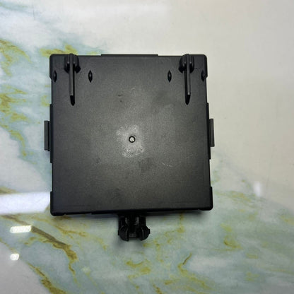 2008-2018 Mercedes-Benz C300 Door Control Module A2048707326 W204 C-Class and X2
