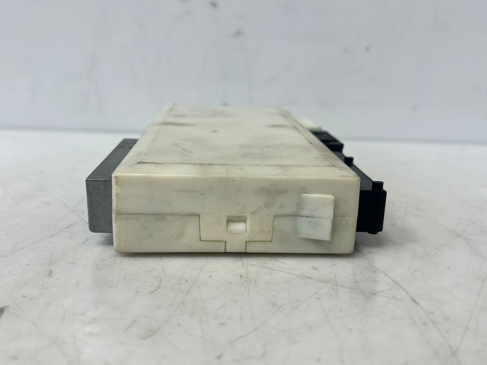2000-2005 BMW X5 E53 GM3 12V Body Control Module 6920822 OEM