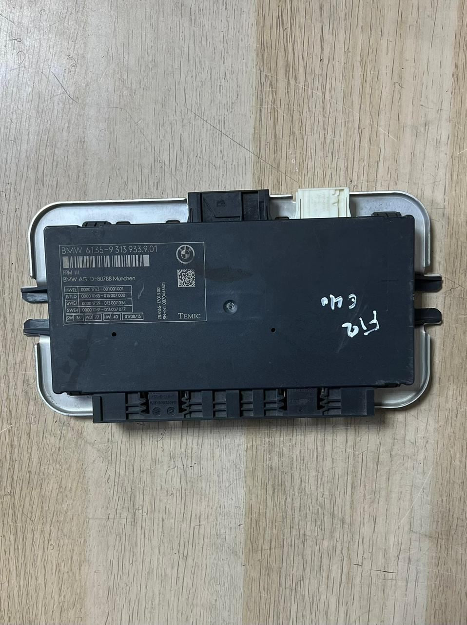 BMW 2013-2017 650i Gran Coupe Footwell Light Control Module 9313933 FRM3 2013