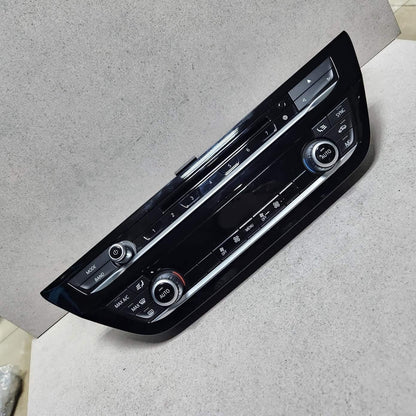 2019-2020 BMW 530e Climate Control And Audio Control Panel 7947859