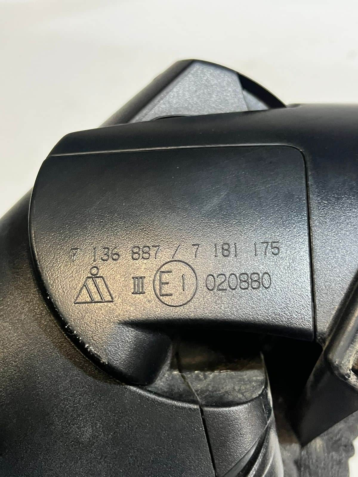 2007-2013 BMW X6 E71 RIGHT SIDE Door Mirror 7136887 OEM