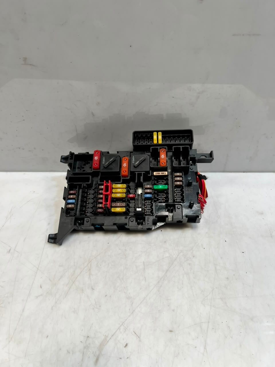 2025-2026 BMW 1' F40 M235 xDrive Gran Coupe Power Distribution Fuse Box 9270355