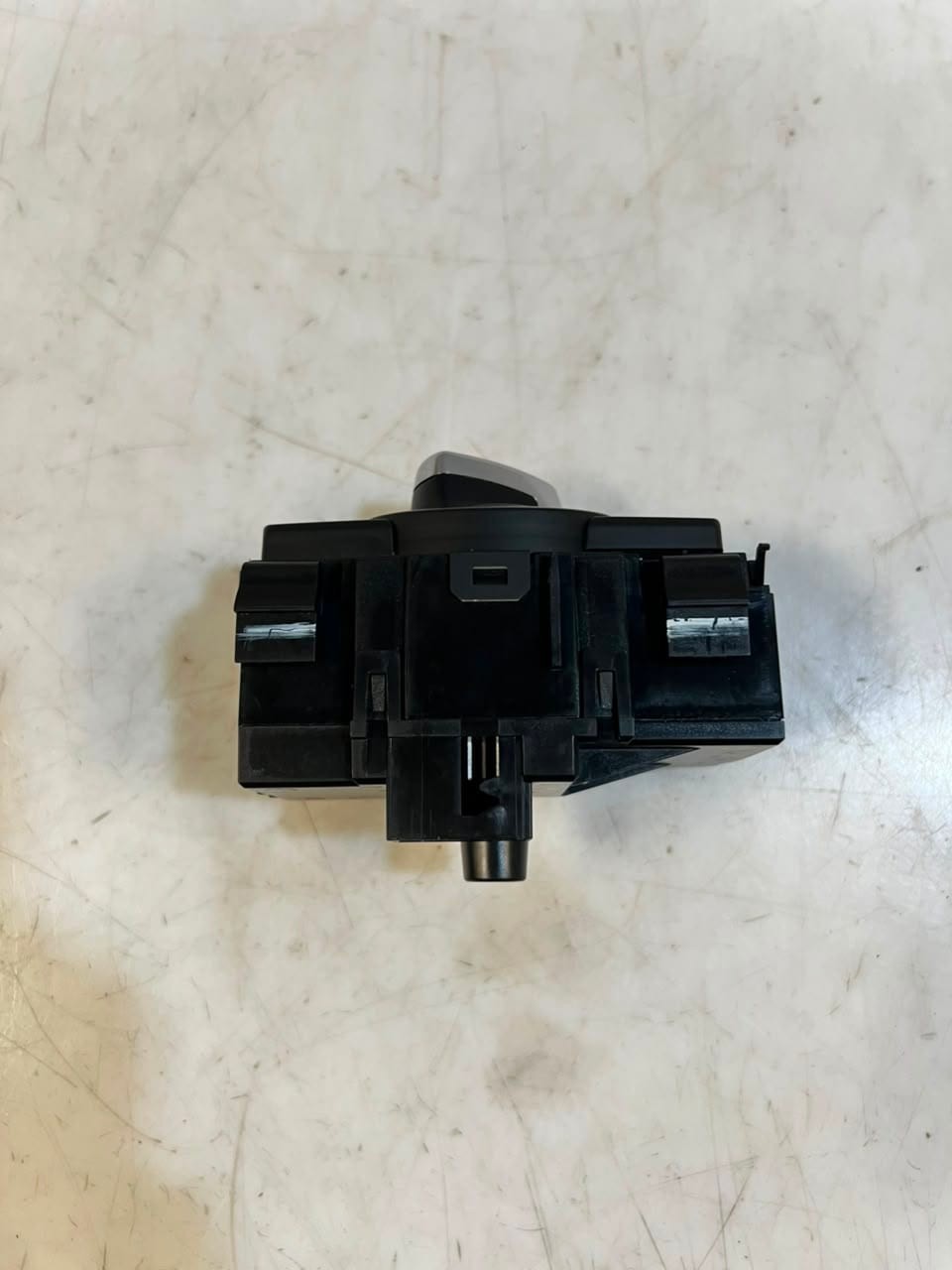 2007-2013 BMW  3 Series E90 and E91 328i Headlight Switch 9169404 OEM