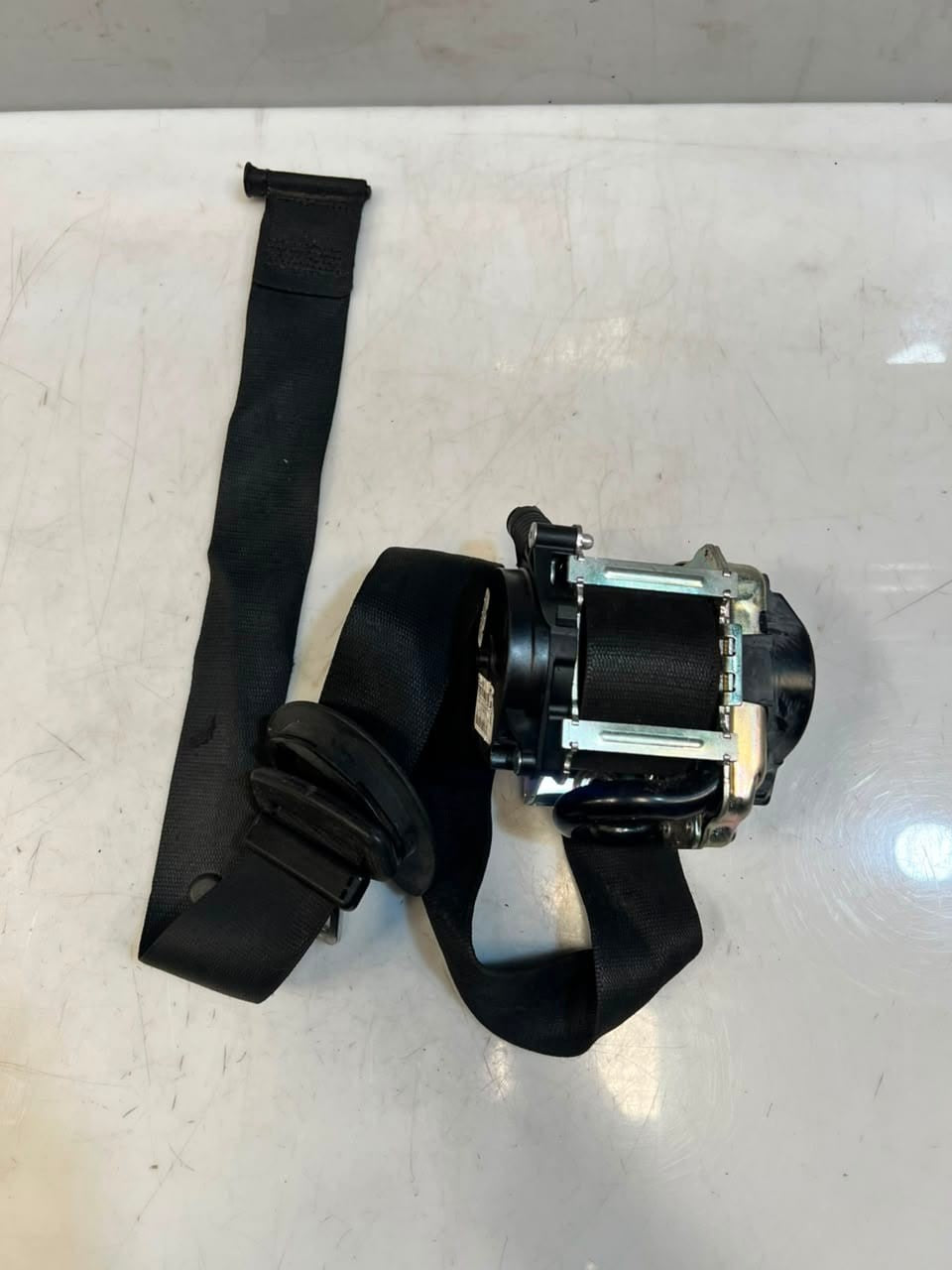  BMW X5 F15 X6 F86 Front Left Driver Seat Belt Retractor Assy 624641100F OEM