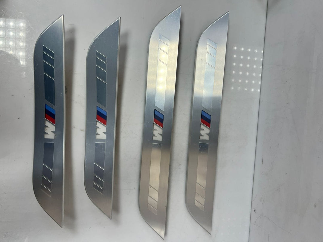 2020-2024 BMW M850i xDrive Gran Coupe Illuminated Door Sill Trim Left 8077339