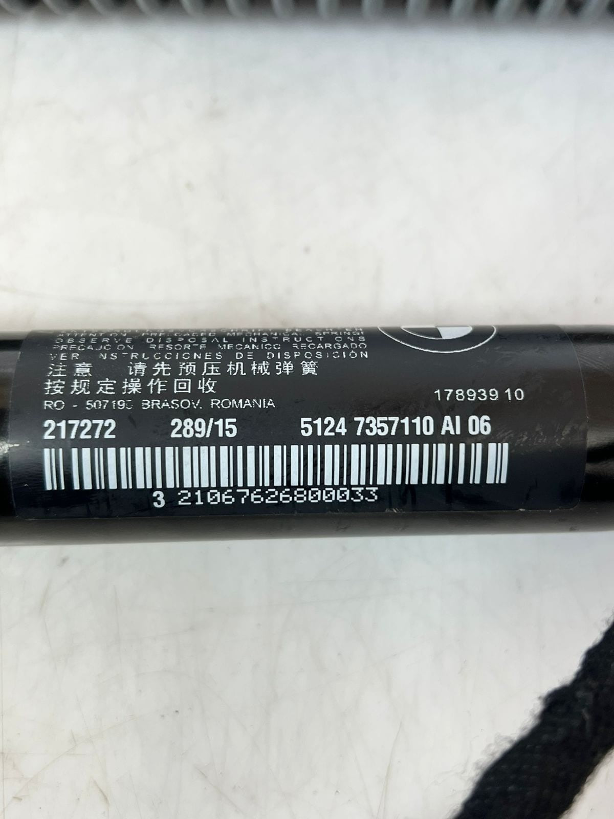 2016-2019 BMW 740i 7 Series G11 G12 Tailgate Strut 7357110 OEM