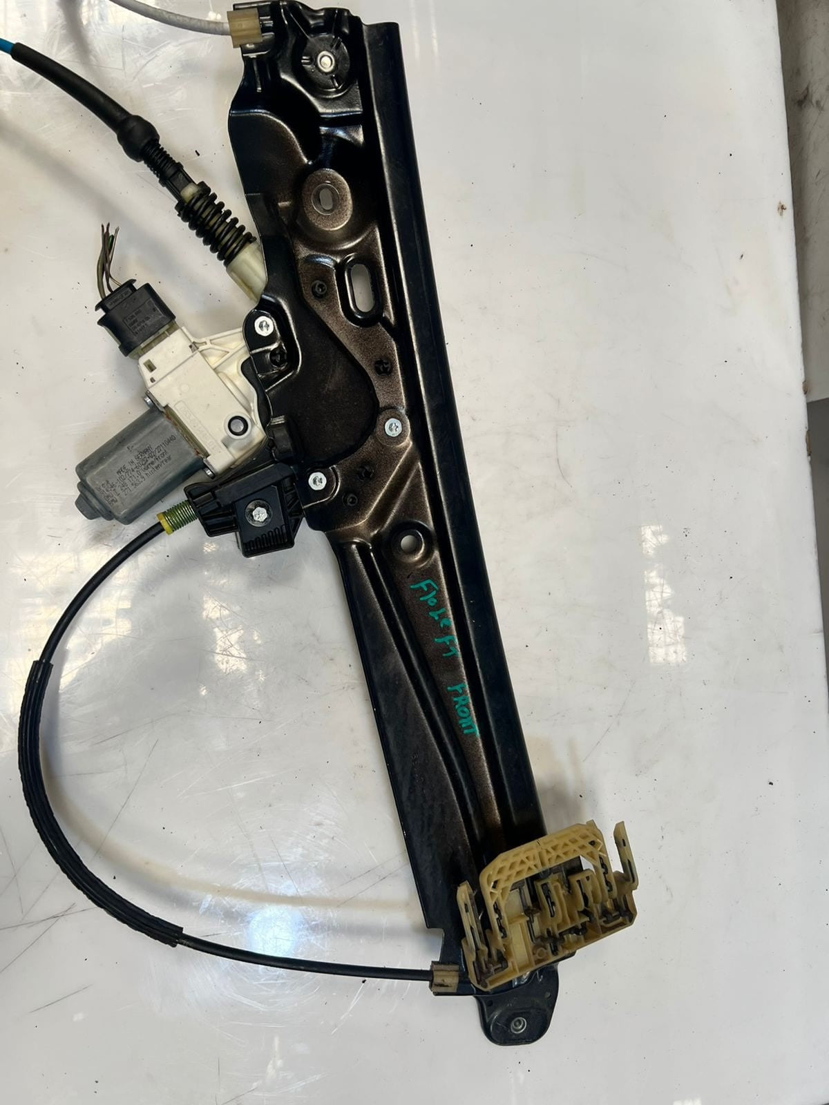 2010-2016 BMW 528i 5 Series F10 F11 Window Regulator Front Left 7182111 OEM