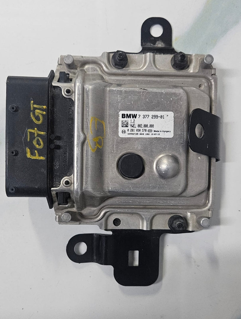 OEM BMW F07 GT 530D DEF PUMP EMISSION CONTROL  MODULE 7377299