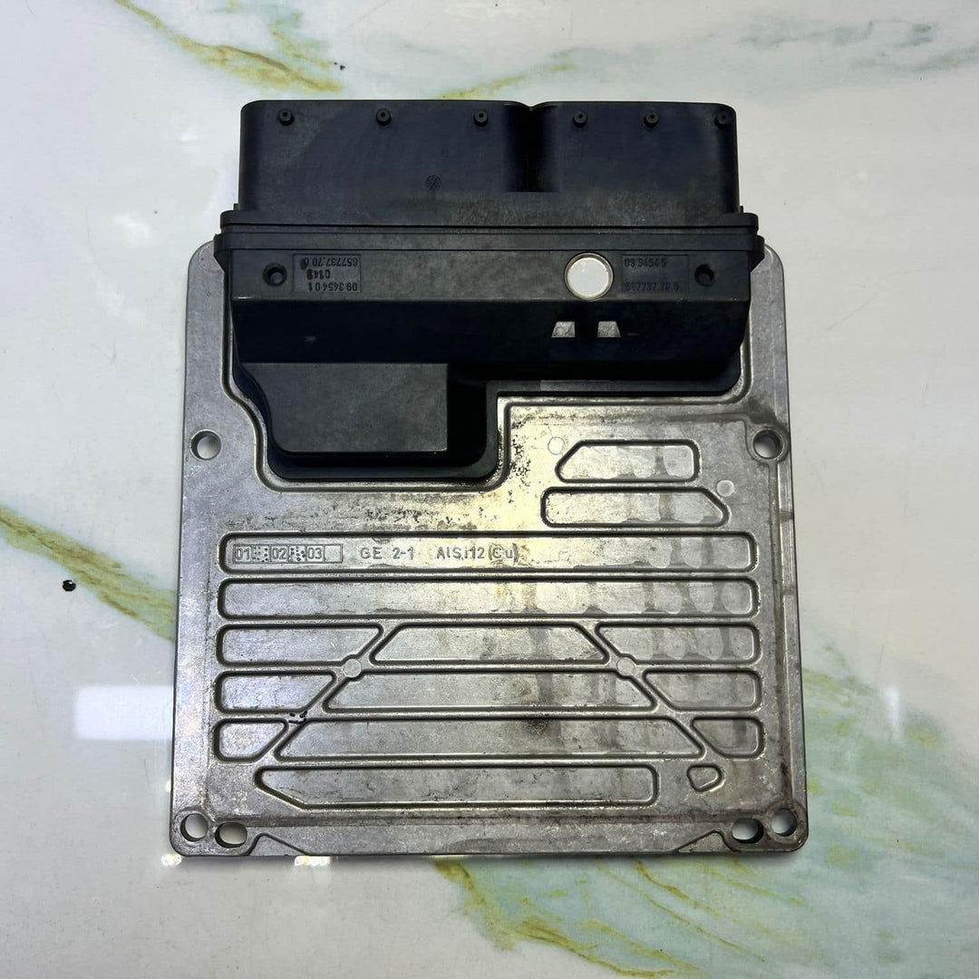 Mercedes Engine Control Unit A2711535579 W203 C180 C-Class Siemens