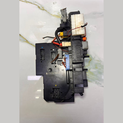 Mercedes-Benz W204 Rear Fuse Box Control Unit A 204 900 63 01