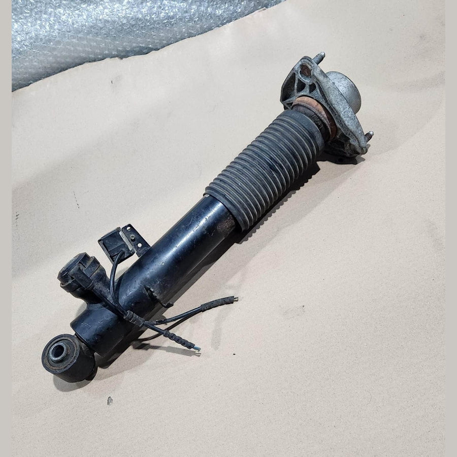 2014-2018 BMW X5 Rear Shock Absorber 6863176 X5 F15
