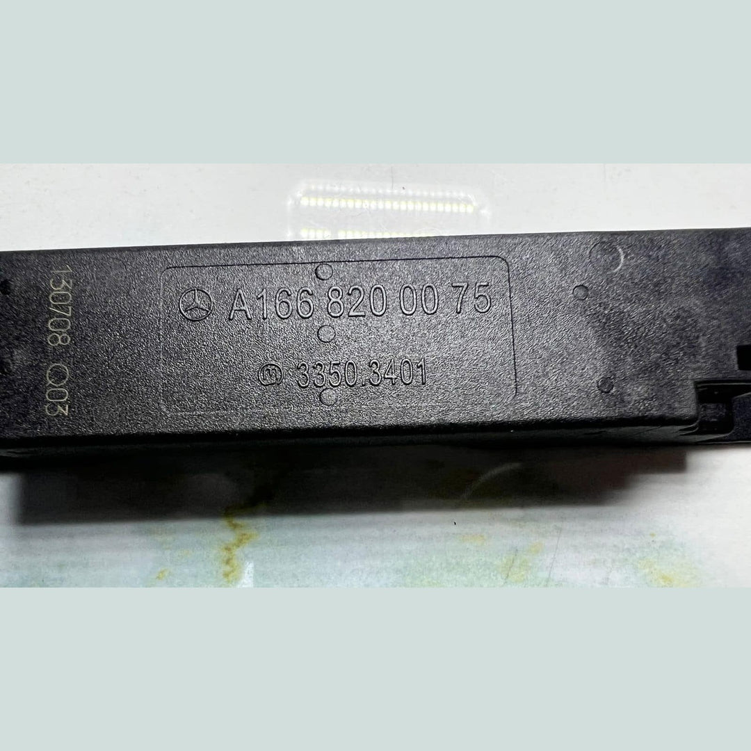 2010-2016 Mercedes-Benz GL450 Keyless Go Entry Antenna Module A1668200075 W166