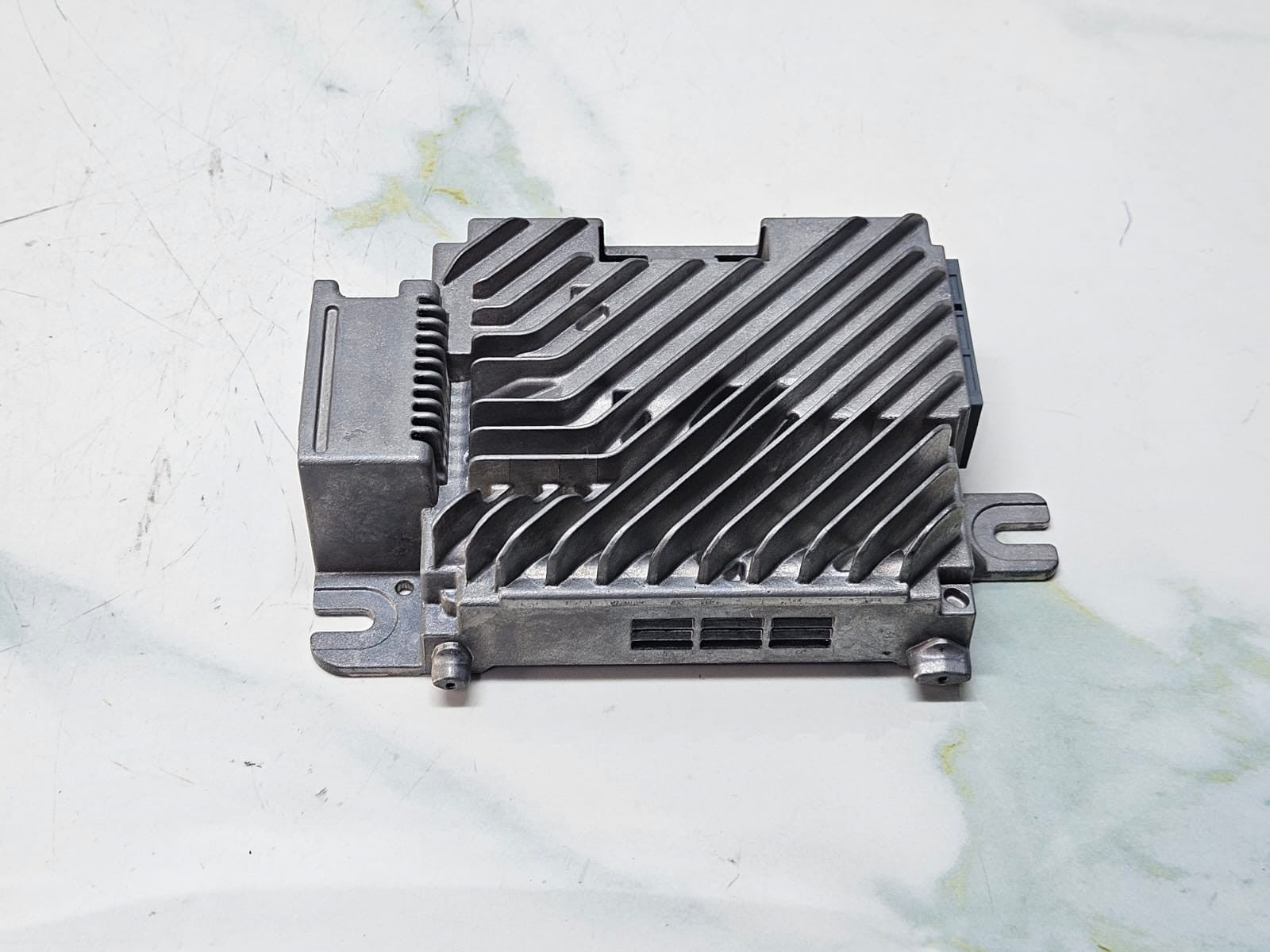 OEM BMW G05 G06 G07 8 G14 G15 Amplifier Module Amplifier BOOSTER ALEV3 9832611