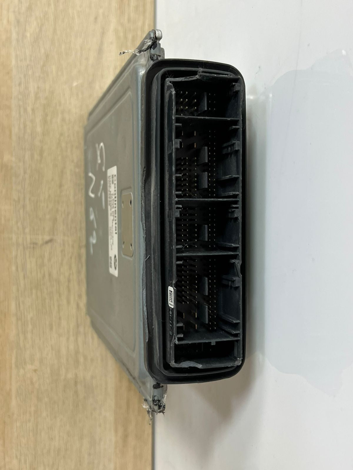 2009-2012 BMW 550i F10 N63 V8 Engine Control Module 7608099 ECU SET