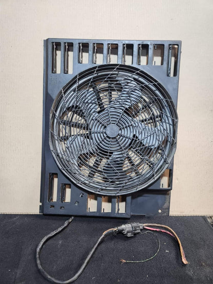 2002-2005 BMW 745i Radiator Cooling Fan Motor 6921925 745i 745Li 750i  E65 E66 
