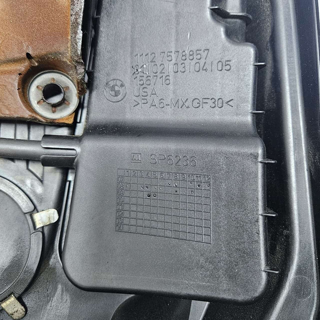 BMW 7 Series X6 E71 F01 F02 Ignition Coil Covering Upper Plastic 7578858