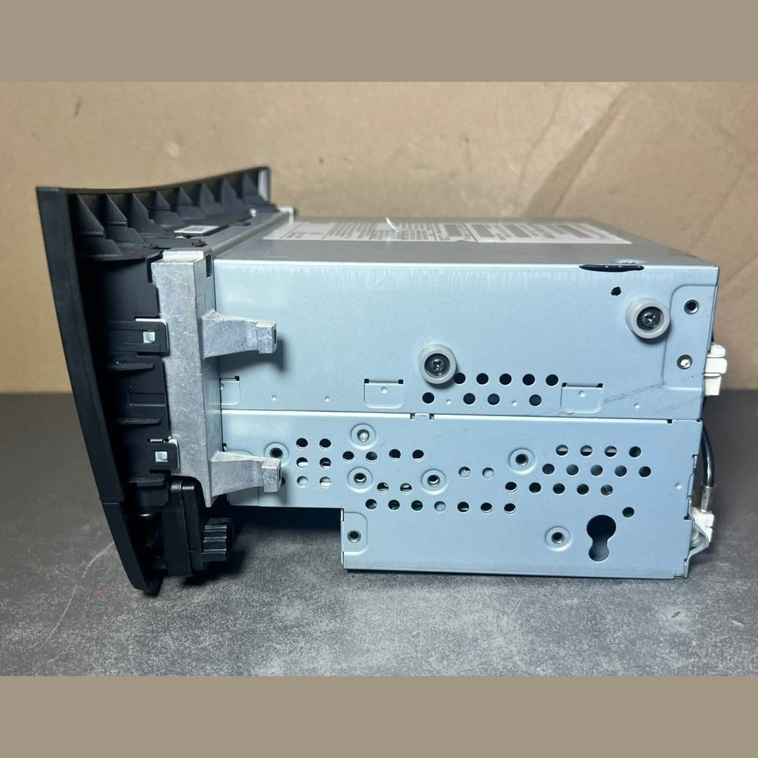 Mercedes W204 Navigation Command Radio Audio Head Unit CD Player A204 9007309