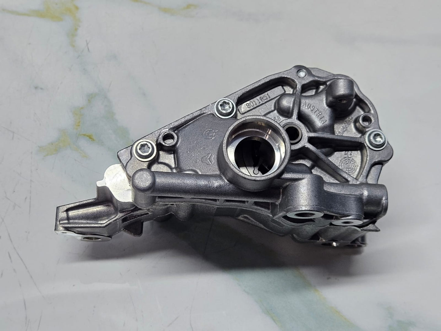 OEM BMW F80 F82 F83 M3 M4 S55 Engine Oil Lubrication Pump Brand New 8011851
