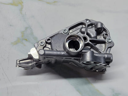 OEM BMW F80 F82 F83 M3 M4 S55 Engine Oil Lubrication Pump Brand New 8011851