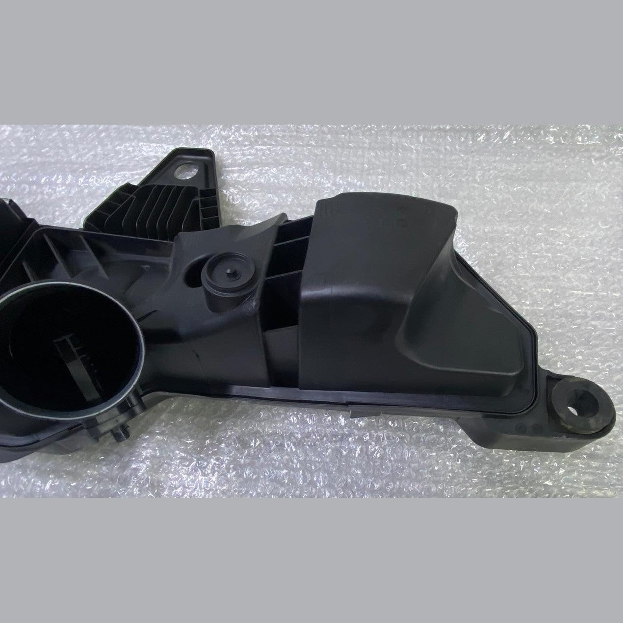 OEM BMW F20 F30 F31 LCI B38 Intake Muffler Air Filter Box Housing Petrol 8647449