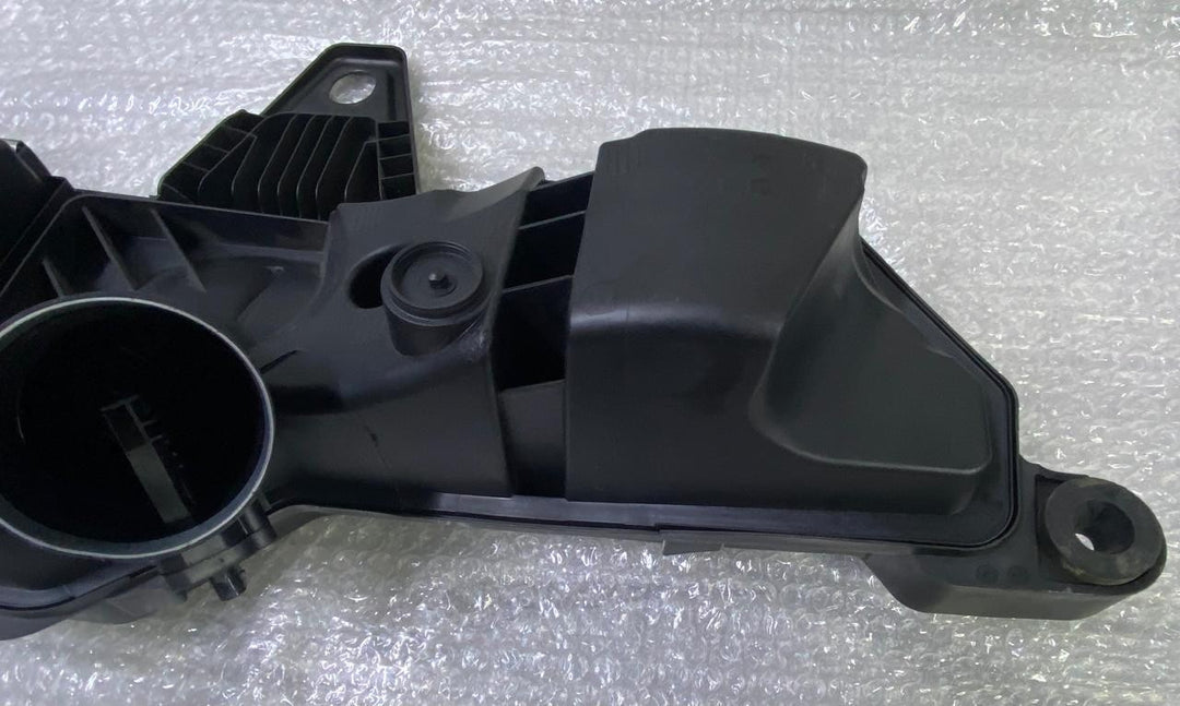 OEM BMW F20 F30 F31 LCI B38 Intake Muffler Air Filter Box Housing Petrol 8647449