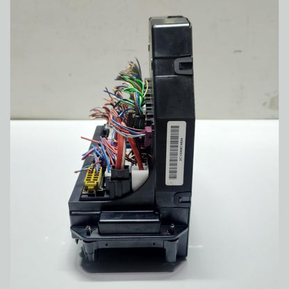 10-16 Mercedes-Benz W212 W204 Front SAM Module Relay Fuse Box A212 9006624 OEM