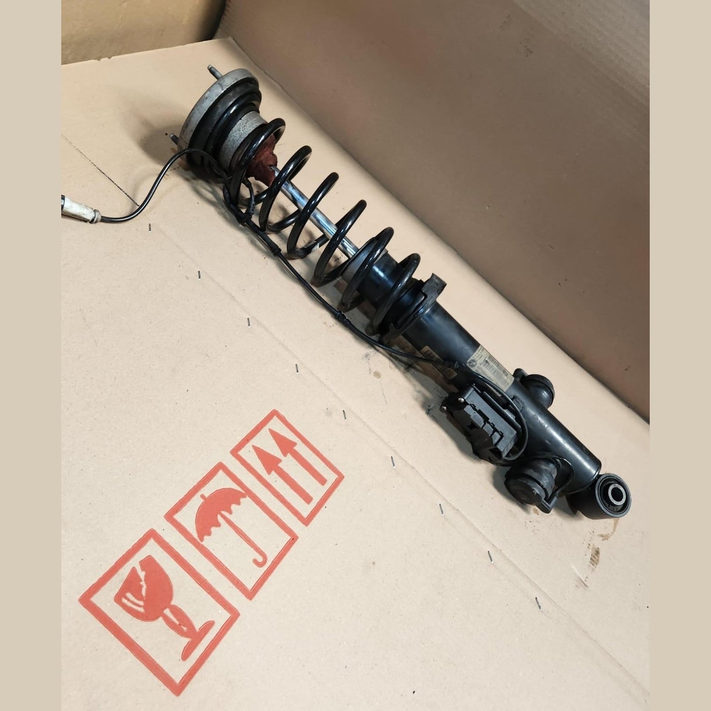 2009-2014 BMW 750i Rear Left Shock Absorber With Coil Spring 6791673 750i f02