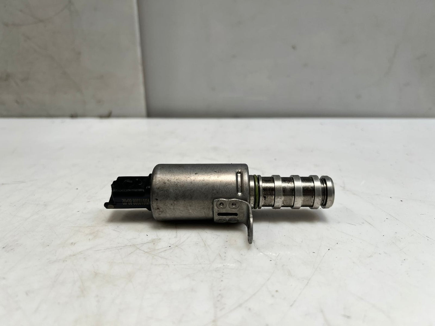 BMW R55 F20 F21 F30 F31 F35 Vanos Solenoid Valve Electric-Hydraulic 8610388 OEM