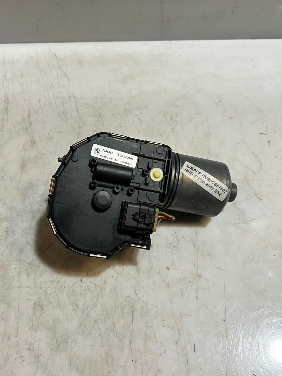 2011-2016 BMW 5 Series F10 F11 Front Wiper Motor and Linkage 7305562 OEM