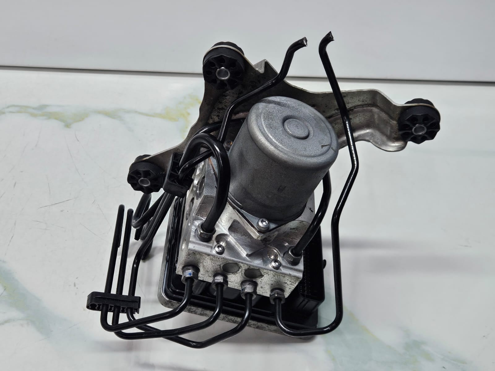 2016-2019 BMW G11 G12 7 Series, G30 5 Series, G01 X3 Abs Pump Module 6880538 OEM