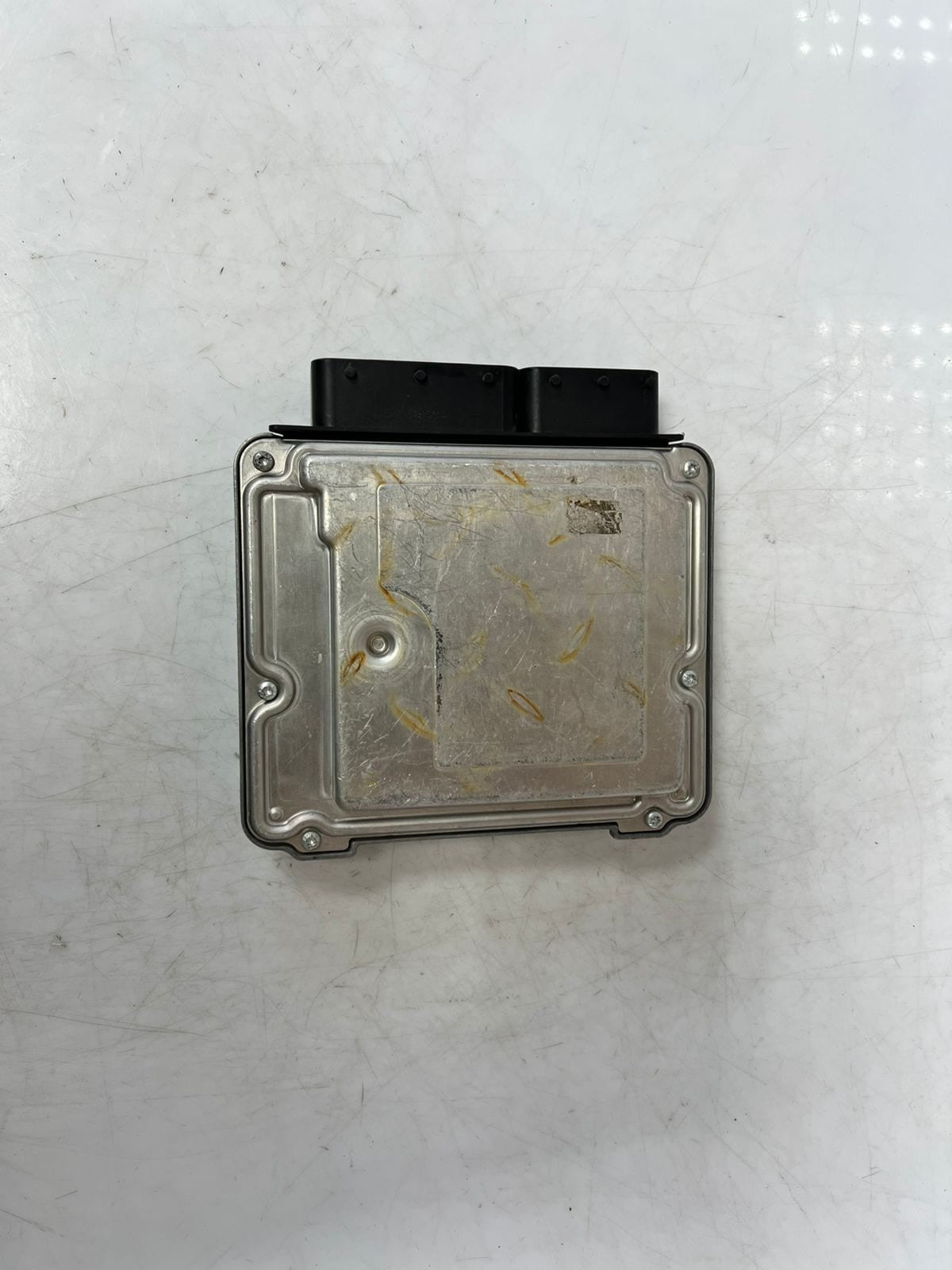 2015 BMW  F10 520d F20 120d F30 320D Engine Control Unit ECU DDE 8578995 OEM