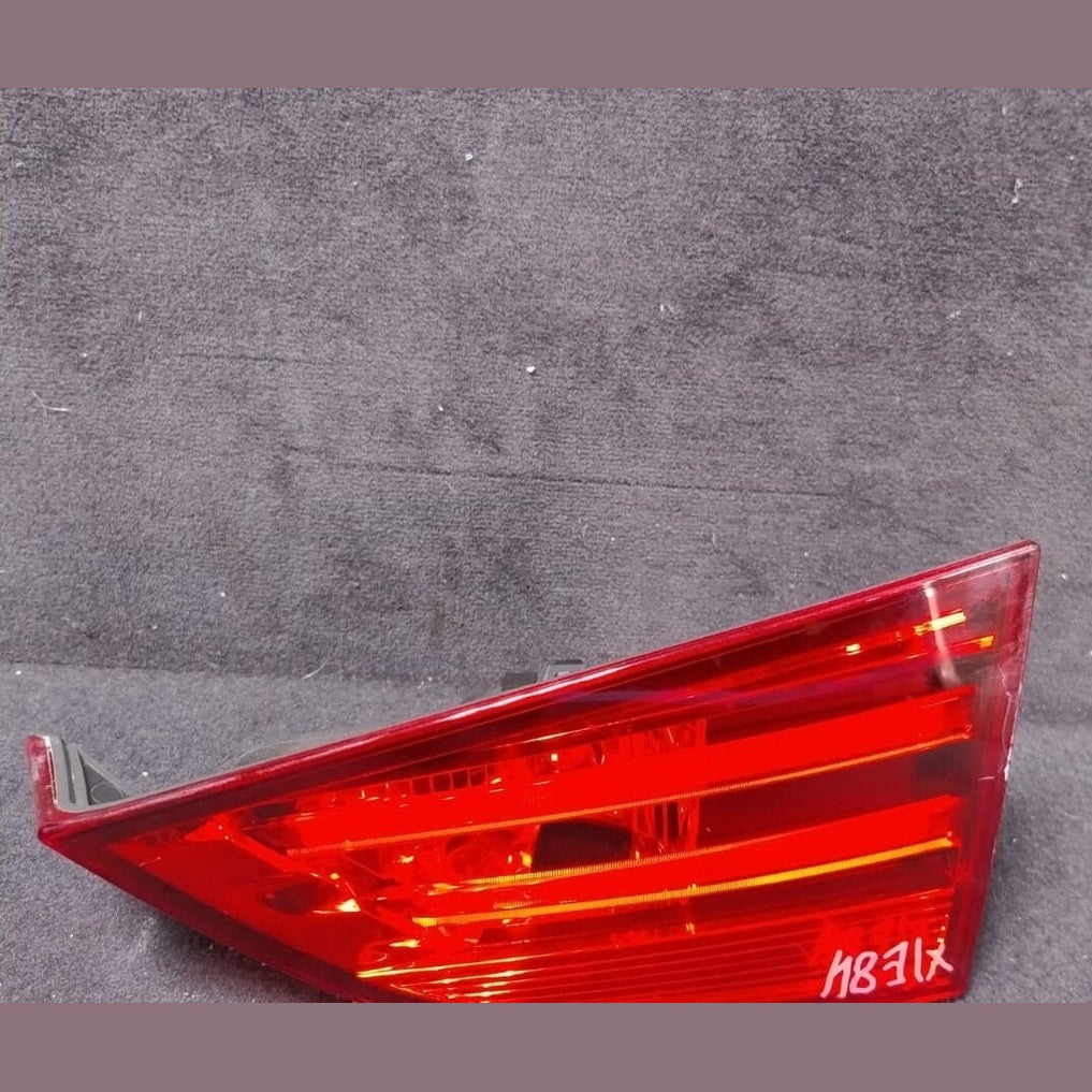BMW X1  E84 RIGHT TRUNK LID MOUNTED TAIL LIGHT LAMP 2990114