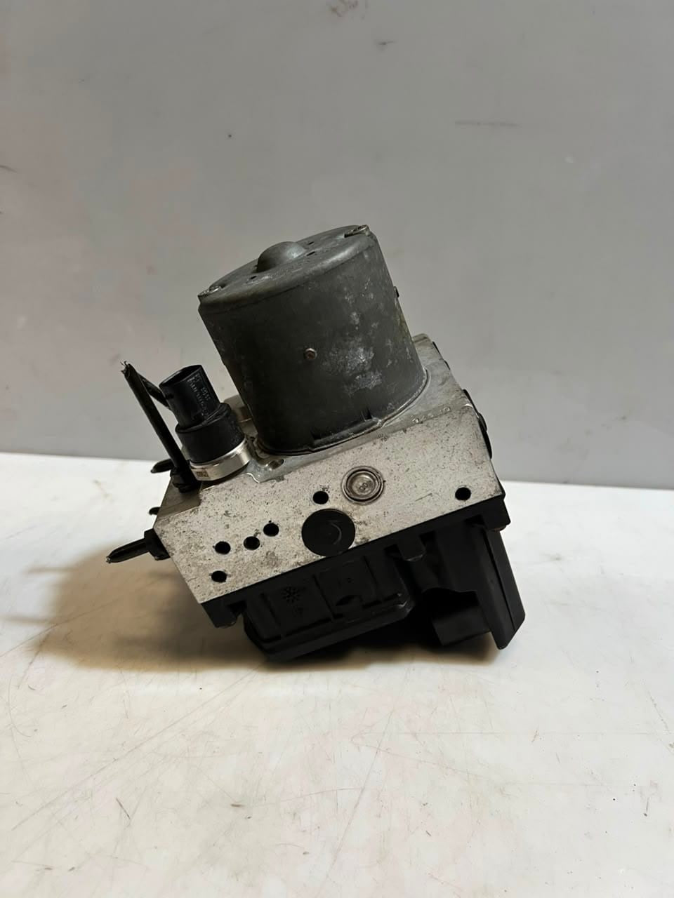 2001-2006 BMW 7 Series E65 E66 E67 Abs hydraulic Pump 6764448 OEM