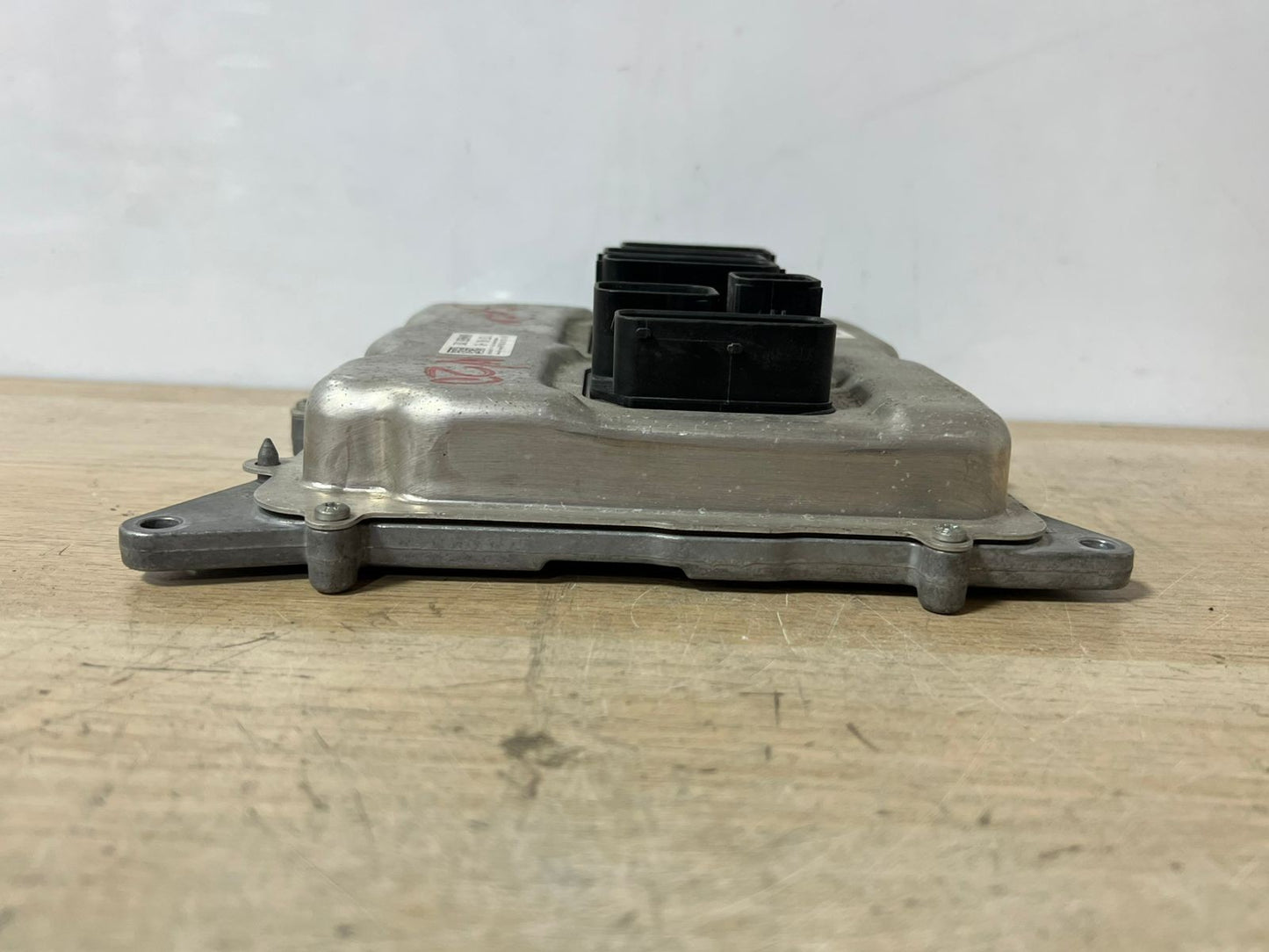 BMW 3 F30 F35 F31 F10 N20 2014 Engine control unit module ECU 7637481