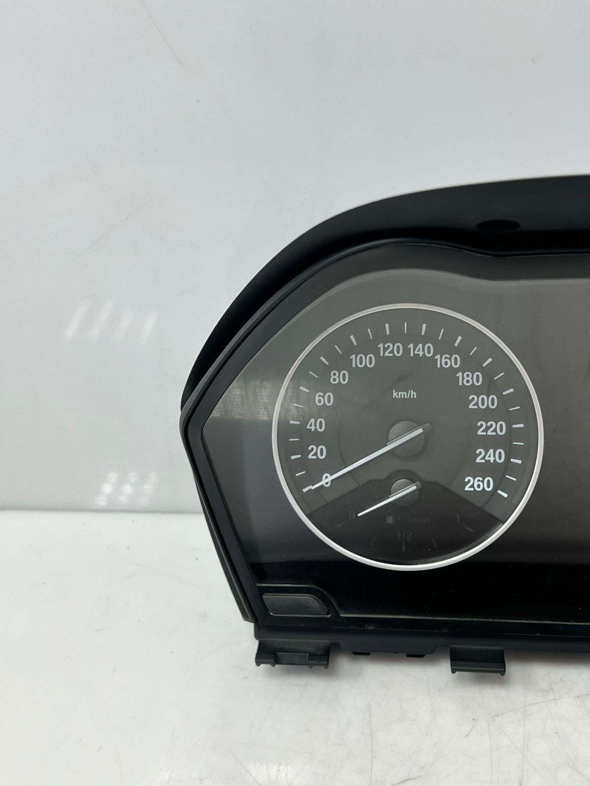 BMW 1 Series F52 sedan SPEEDOMETER Instrument Cluster 6843095 OEM