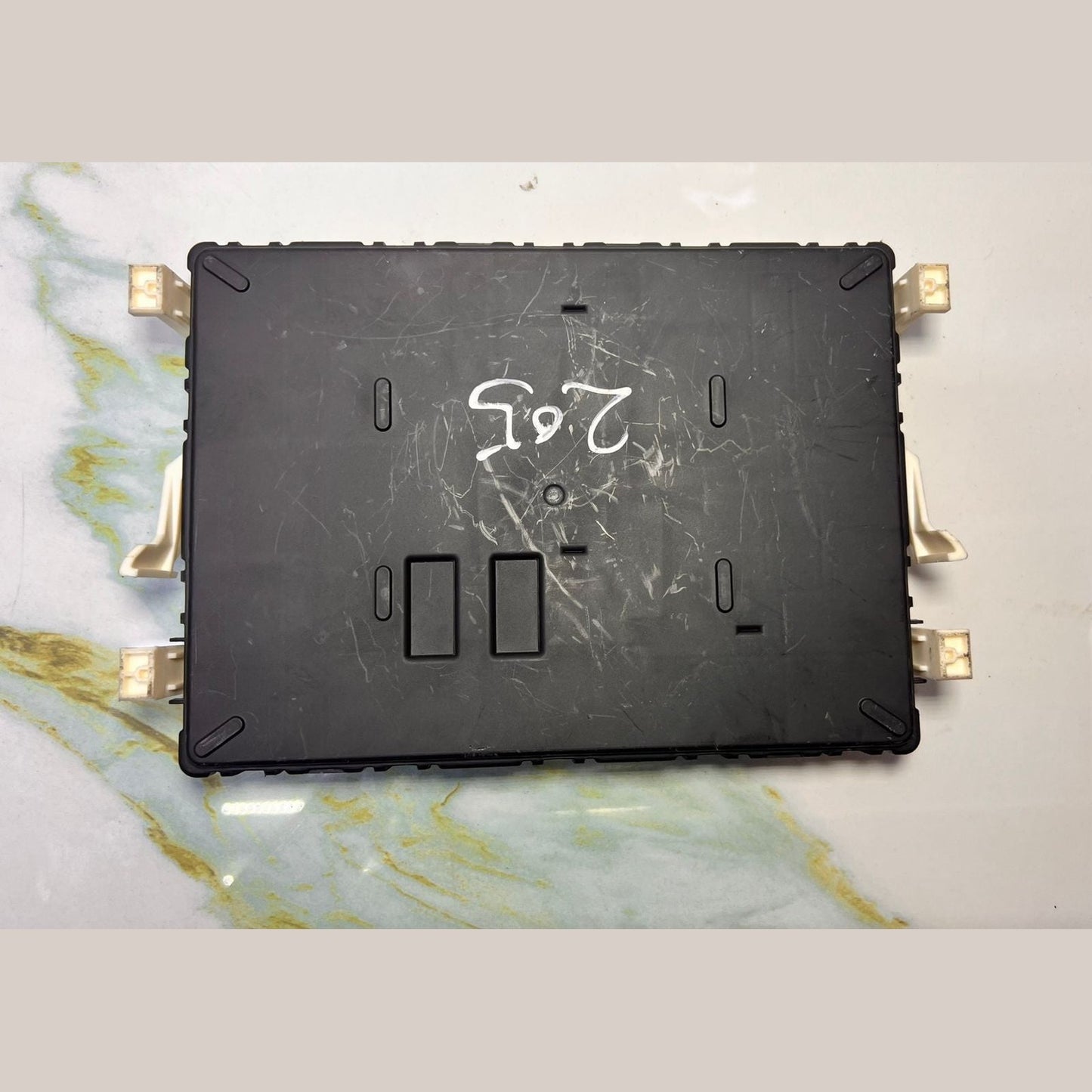Mercedes-Benz Body Control Module A 205 9007339 W205 C-Class