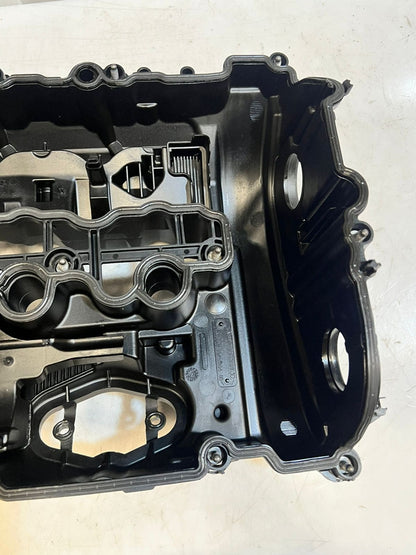 BMW Cylinder Head Cover 7611277