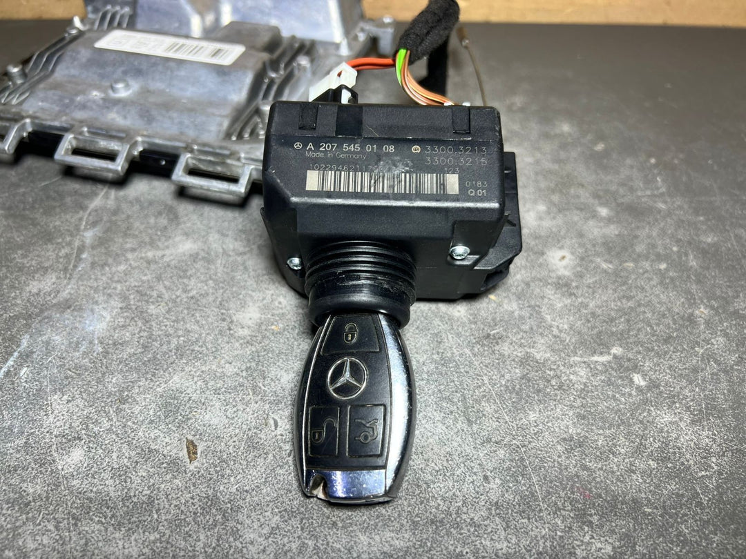 2010-14 Mercedes-Benz W204 ECU Engine Control Module Ignition Key Switch SET OEM