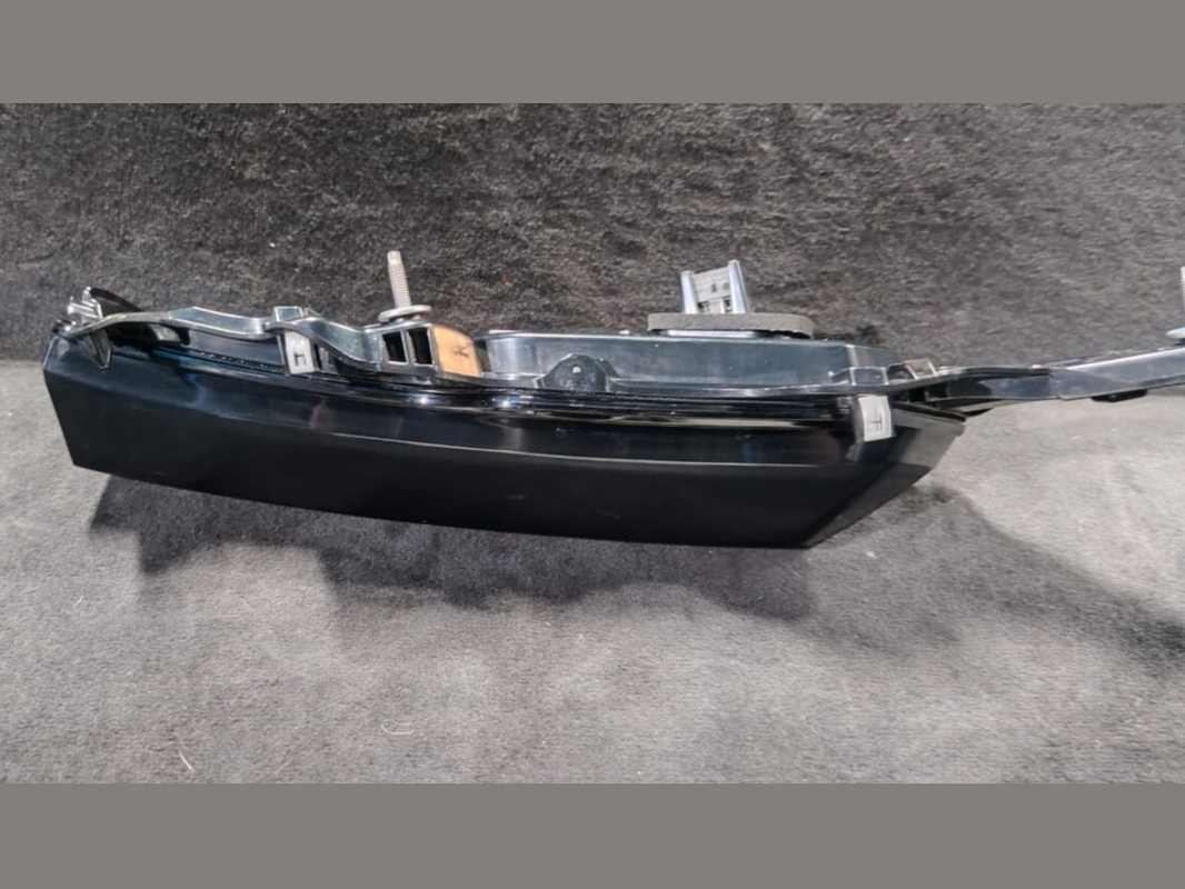 BMW XM OEM  TRUNK  RIGHT SIDE BACK OR TAIL LIGHT LED - 1278.306.0000.00